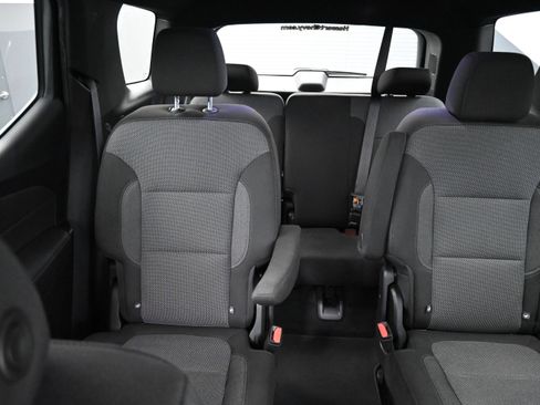 Used 2023 Chevrolet Traverse LT AWD/4WD image 30