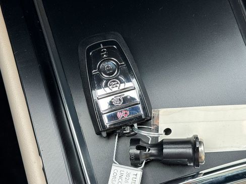 New 2026 Lincoln Corsair Premiere image 29