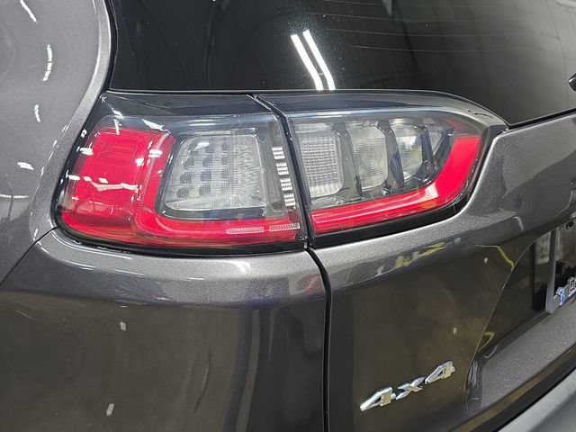 Used 2020 Jeep Cherokee Latitude Plus w/ Cold Weather Group AWD/4WD image 34