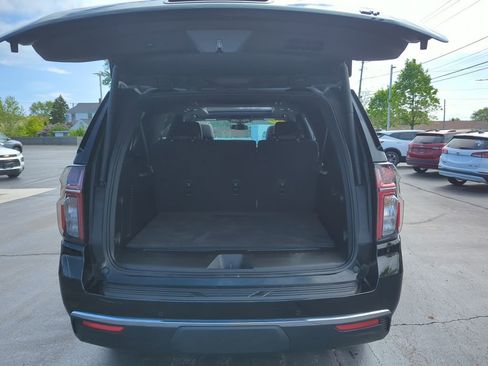 Used 2022 Chevrolet Suburban LT w/ Luxury Package AWD/4WD image 15