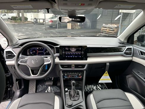 New 2026 Volkswagen Taos SEL image 15