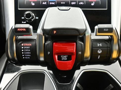 Used 2021 Lamborghini Urus AWD/4WD image 18