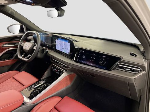 New 2025 Audi SQ5 Prestige image 14