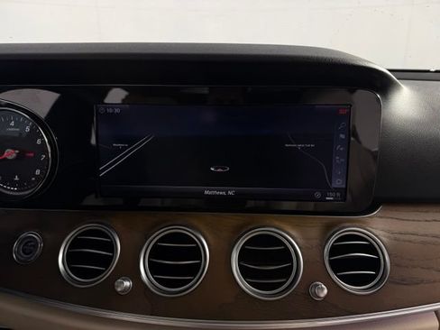 Used 2018 Mercedes-Benz E 400 4MATIC Sedan image 20