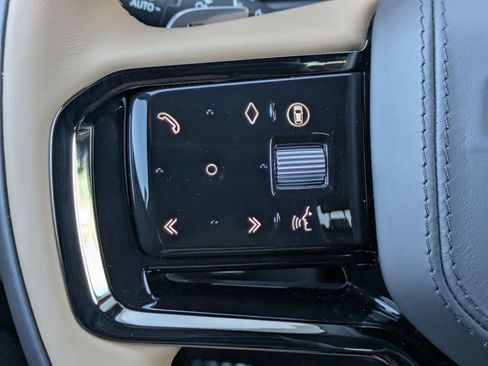 Used 2026 Land Rover Range Rover Velar Autobiography image 16