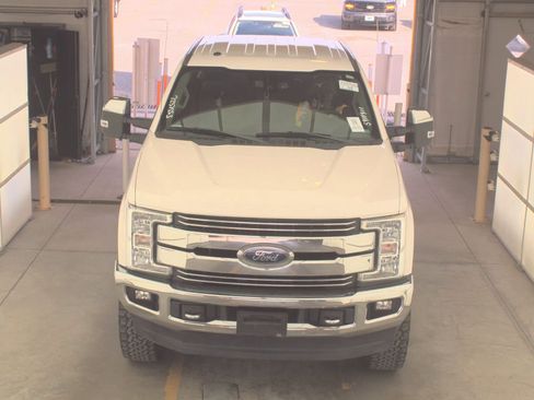 Used 2018 Ford F250 Lariat w/ Lariat Ultimate Package image 2