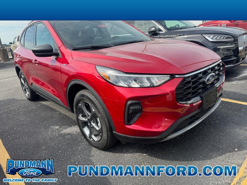 Used 2025 Ford Escape ST-Line w/ Tech Pack #1 AWD/4WD image 1