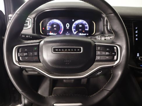 Used 2022 Jeep Wagoneer Series III AWD/4WD image 3