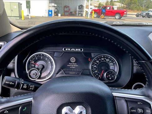 Used 2021 RAM 1500 Laramie AWD/4WD image 13