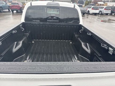 Used 2020 Toyota Tacoma TRD Off-Road w/ TRD Premium Off Road Package image 5