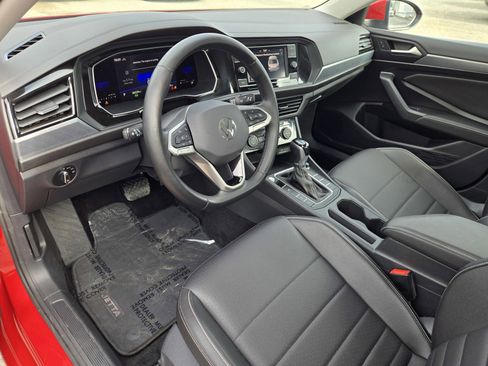 Used 2022 Volkswagen Jetta SE w/ Panoramic Sunroof Package image 10