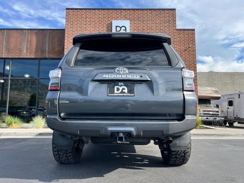 Used 2018 Toyota 4Runner SR5 Premium AWD/4WD image 5