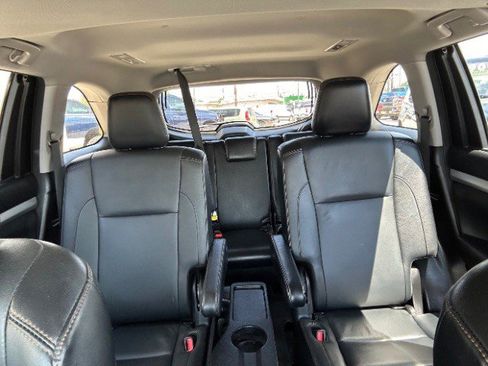 Used 2018 Toyota Highlander XLE image 21
