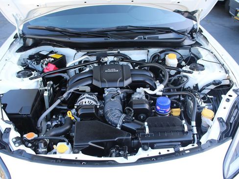 Used 2023 Toyota GR86 w/ ALL Weather Mat Package (TMS) RWD image 25