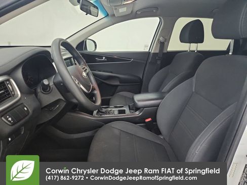Used 2020 Kia Sorento AWD V6 image 18