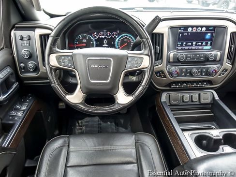 Used 2019 GMC Sierra 2500 Denali w/ Duramax Plus Package AWD/4WD image 15