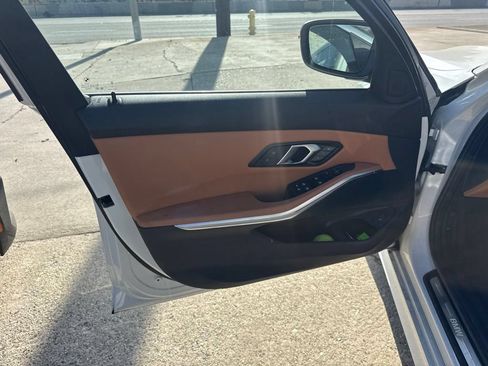 Used 2025 BMW 330i xDrive Sedan AWD/4WD image 11