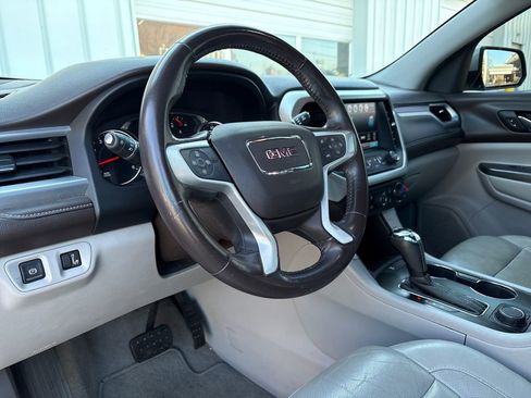 Used 2018 GMC Acadia SLT image 13