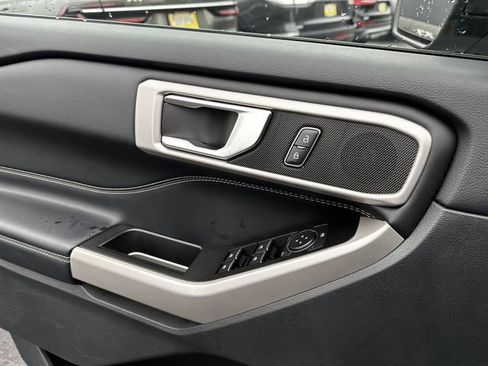 Certified 2022 Ford Explorer XLT w/ Equipment Group 202A image 31