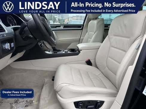 Used 2016 Volkswagen Touareg Sport AWD/4WD image 11