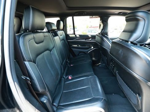Used 2023 Jeep Grand Cherokee Overland w/ Adv Protech Group III AWD/4WD image 36