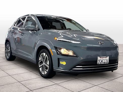 Used 2023 Hyundai Kona SEL FWD image 2