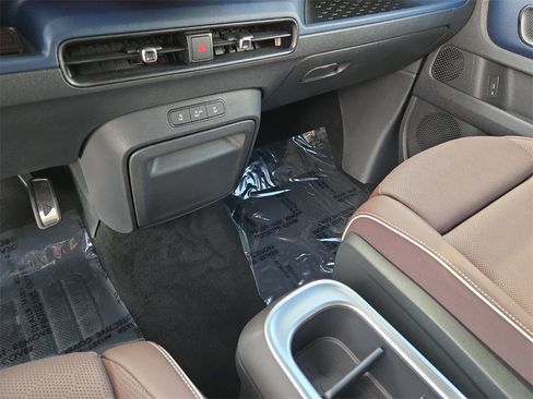 New 2025 Volkswagen ID. Buzz Pro S image 25