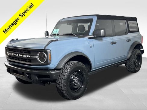 Used 2022 Ford Bronco Black Diamond image 3