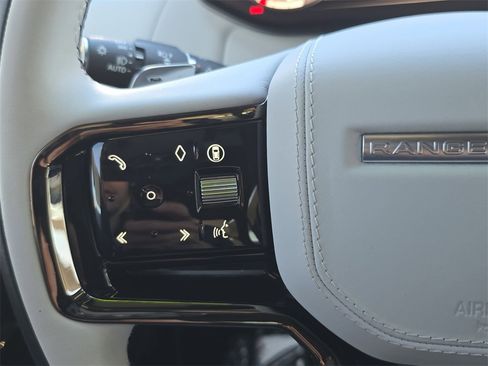 Certified 2025 Land Rover Range Rover Sport Dynamic SE image 18