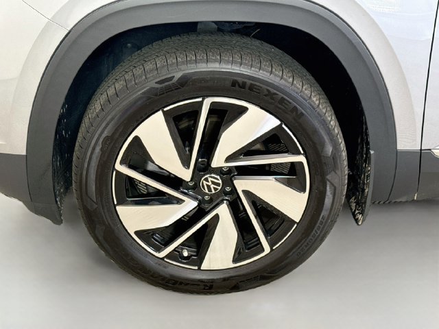 Used 2024 Volkswagen Atlas SEL AWD/4WD image 33