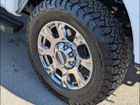 Used 2022 Ford F250 Lariat w/ Chrome Package image 21