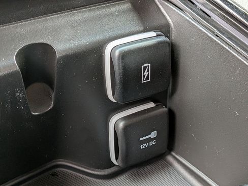 New 2026 Chrysler Pacifica Limited FWD image 33