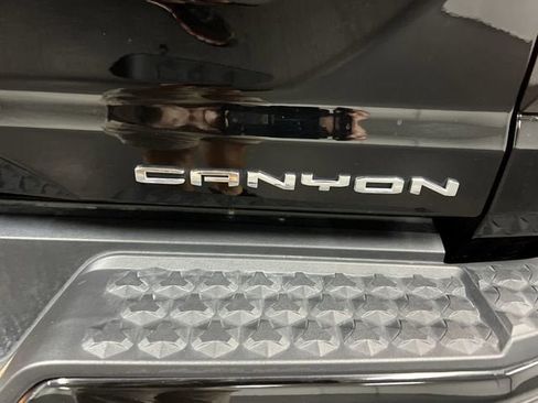 Certified 2025 GMC Canyon Denali AWD/4WD image 32