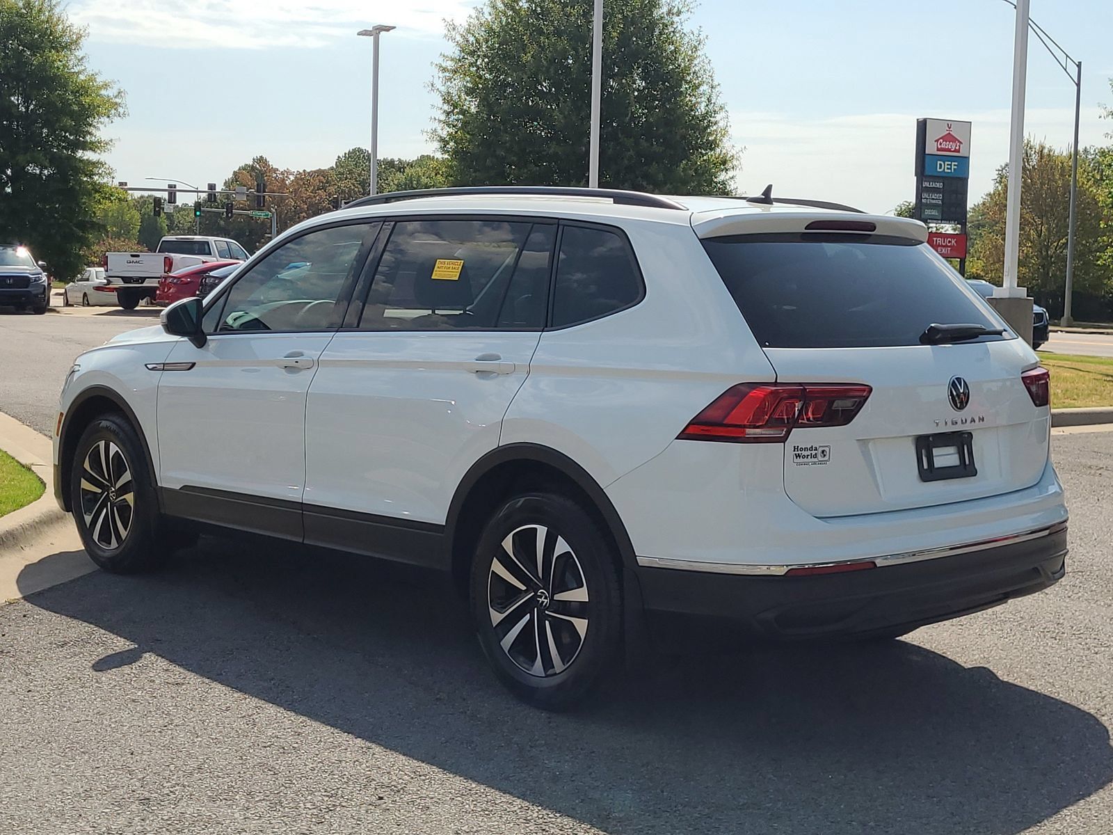 Used 2024 Volkswagen Tiguan S FWD image 5