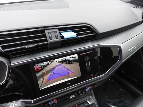 Used 2025 Audi Q3 2.0T Premium w/ Black Optic Sport Package image 20