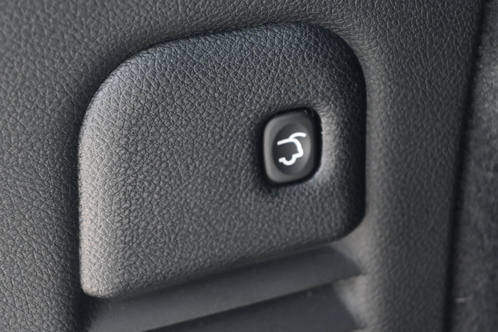 Used 2024 Dodge Durango GT RWD image 32