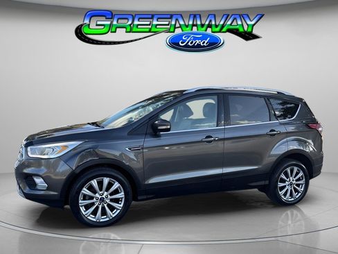 Used 2017 Ford Escape Titanium image 1