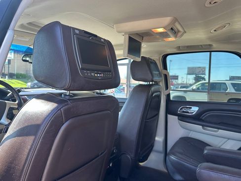 Used 2014 Cadillac Escalade Platinum AWD/4WD image 23