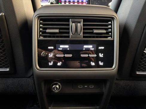 Certified 2026 Porsche Cayenne AWD/4WD image 23