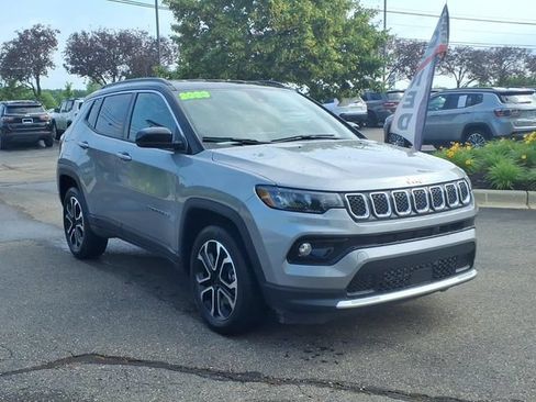 Used 2023 Jeep Compass Limited AWD/4WD image 3