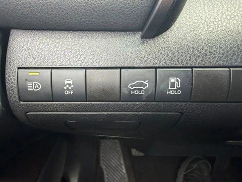 Used 2022 Toyota Camry SE FWD image 17