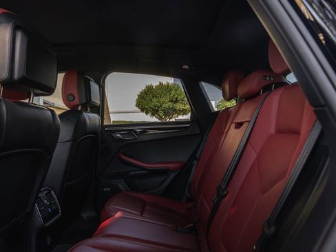 Used 2017 Porsche Macan S image 21