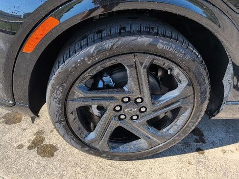 New 2026 Chevrolet Equinox EV RS image 3