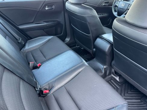 Used 2017 Honda Accord Sport image 29