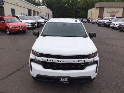 Used 2019 Chevrolet Silverado 1500 Custom w/ Custom Value Package AWD/4WD image 5