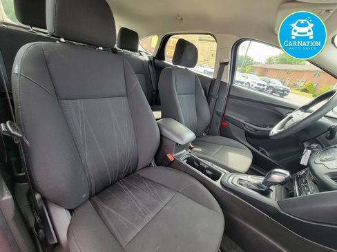 Used 2016 Ford Focus SE FWD image 14