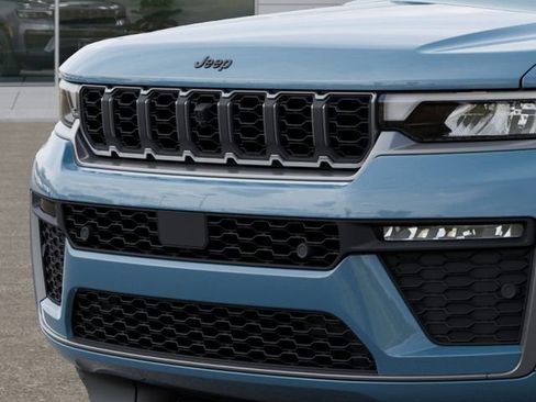 New 2026 Jeep Grand Cherokee Limited AWD/4WD image 11