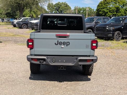 New 2026 Jeep Gladiator Sport AWD/4WD image 4