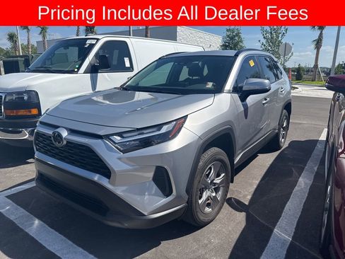 Used 2025 Toyota RAV4 XLE AWD/4WD image 1