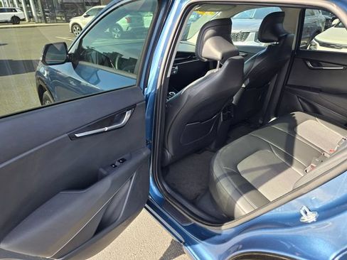 Certified 2024 Kia Niro Wind w/ Wind Preserve Package FWD image 17